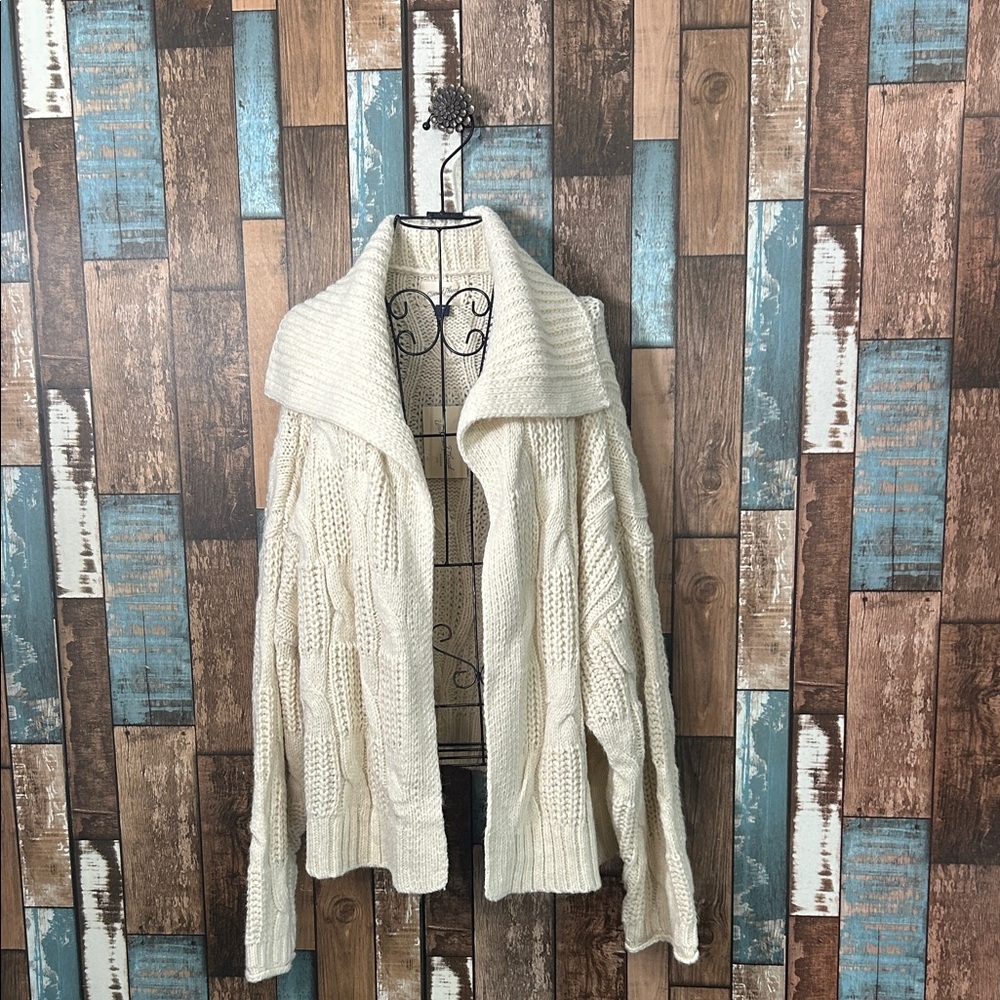 Universal Thread XXL Cream Knit Sweater - Picture 1 of 14